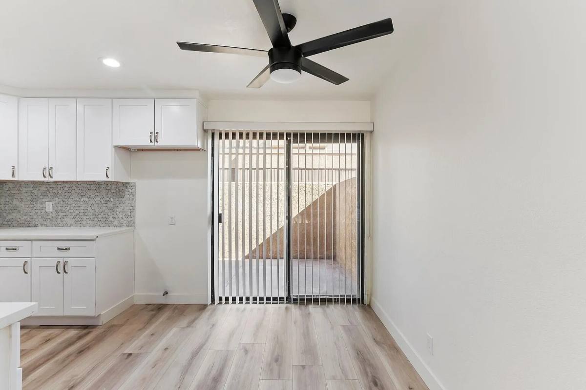 Condo for rent at 445 Bradshaw E Lane, Palm Springs, CA 92262