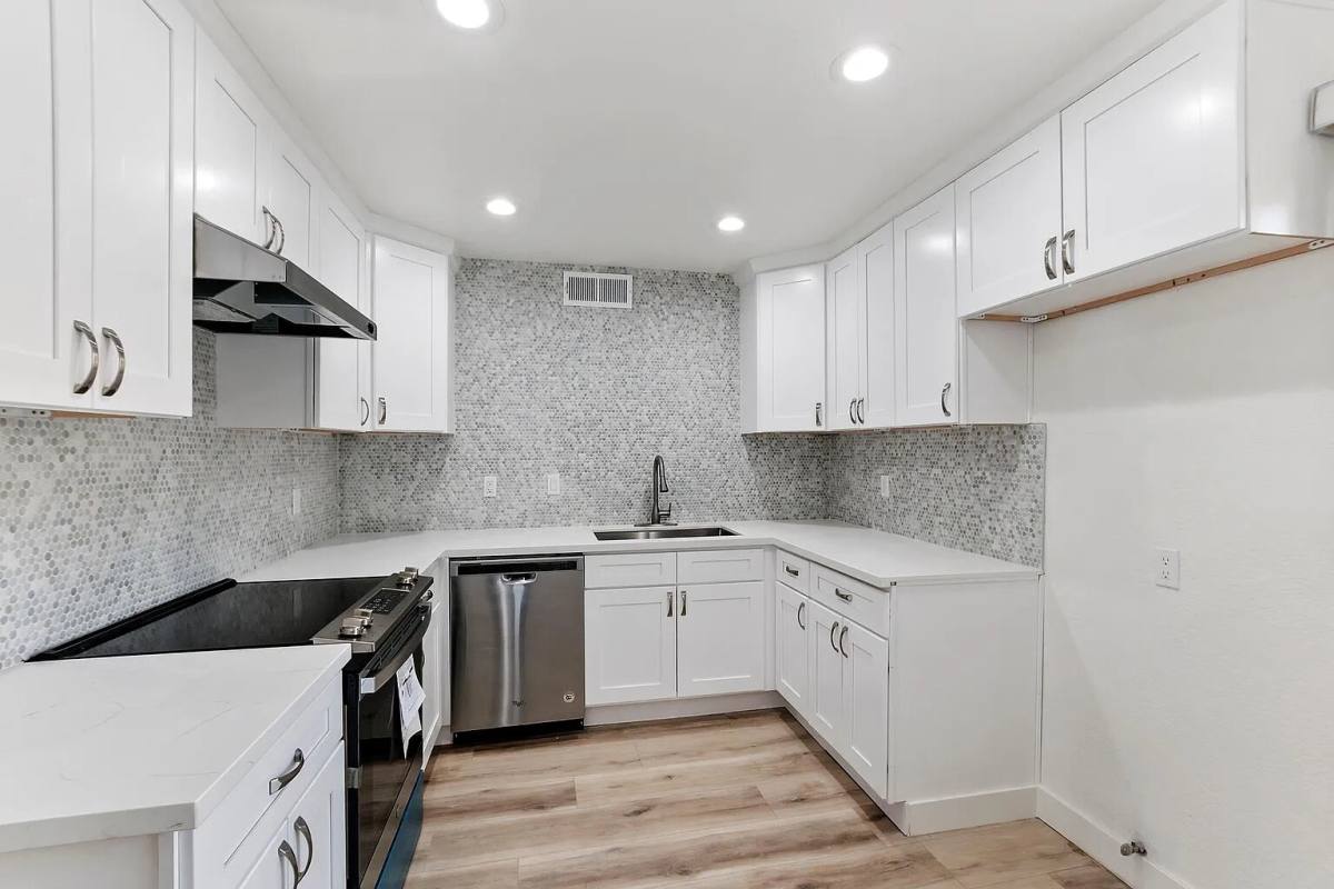 Condo for rent at 445 Bradshaw E Lane, Palm Springs, CA 92262
