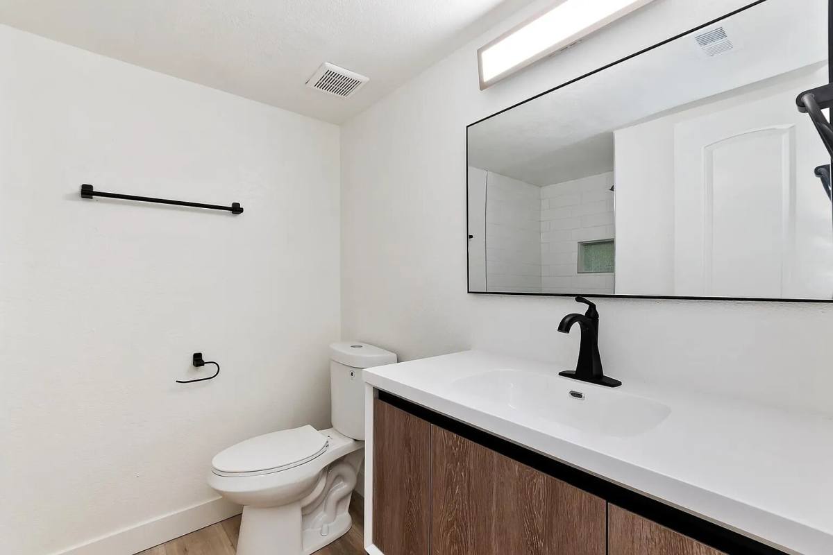 Condo for rent at 445 Bradshaw E Lane, Palm Springs, CA 92262