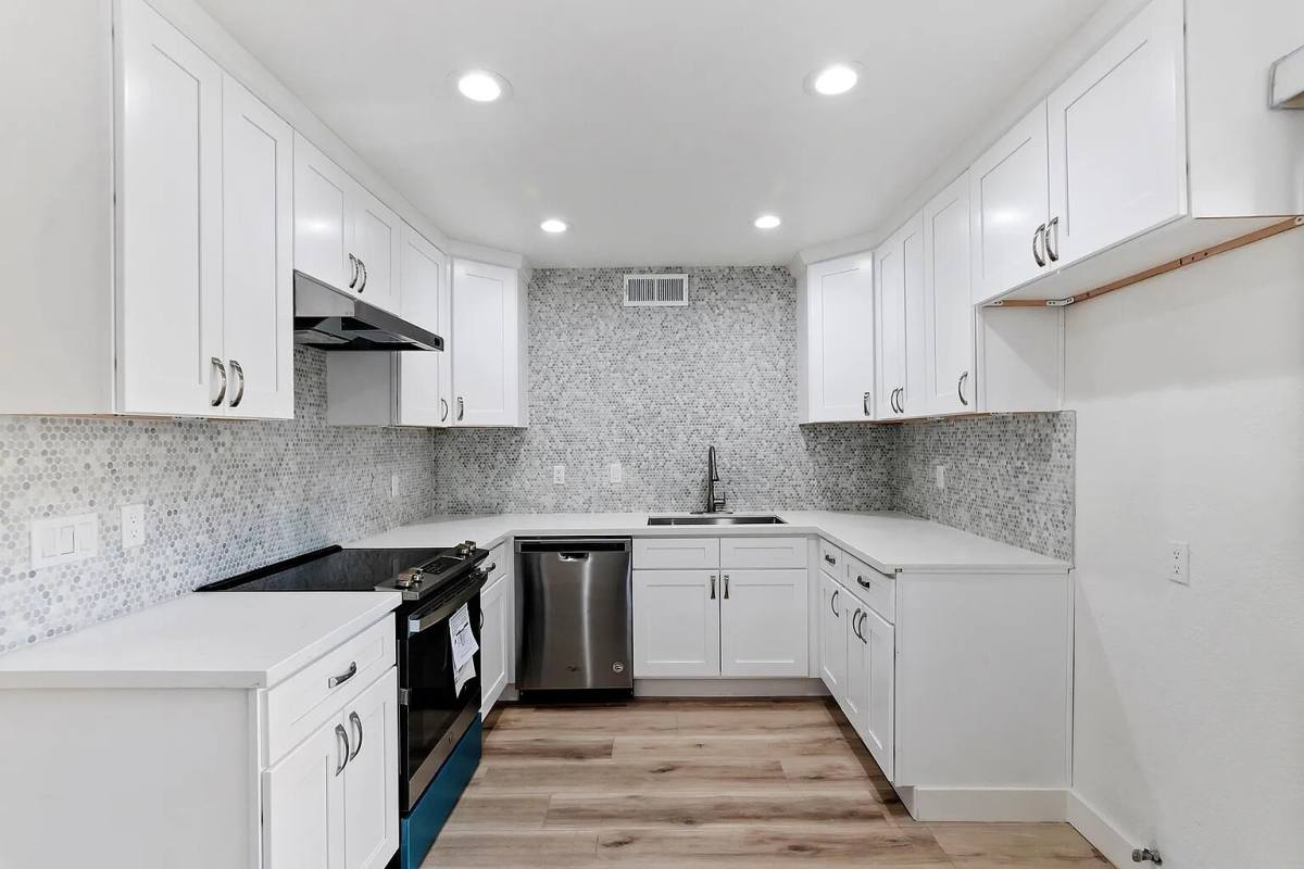 Condo for rent at 445 Bradshaw E Lane, Palm Springs, CA 92262