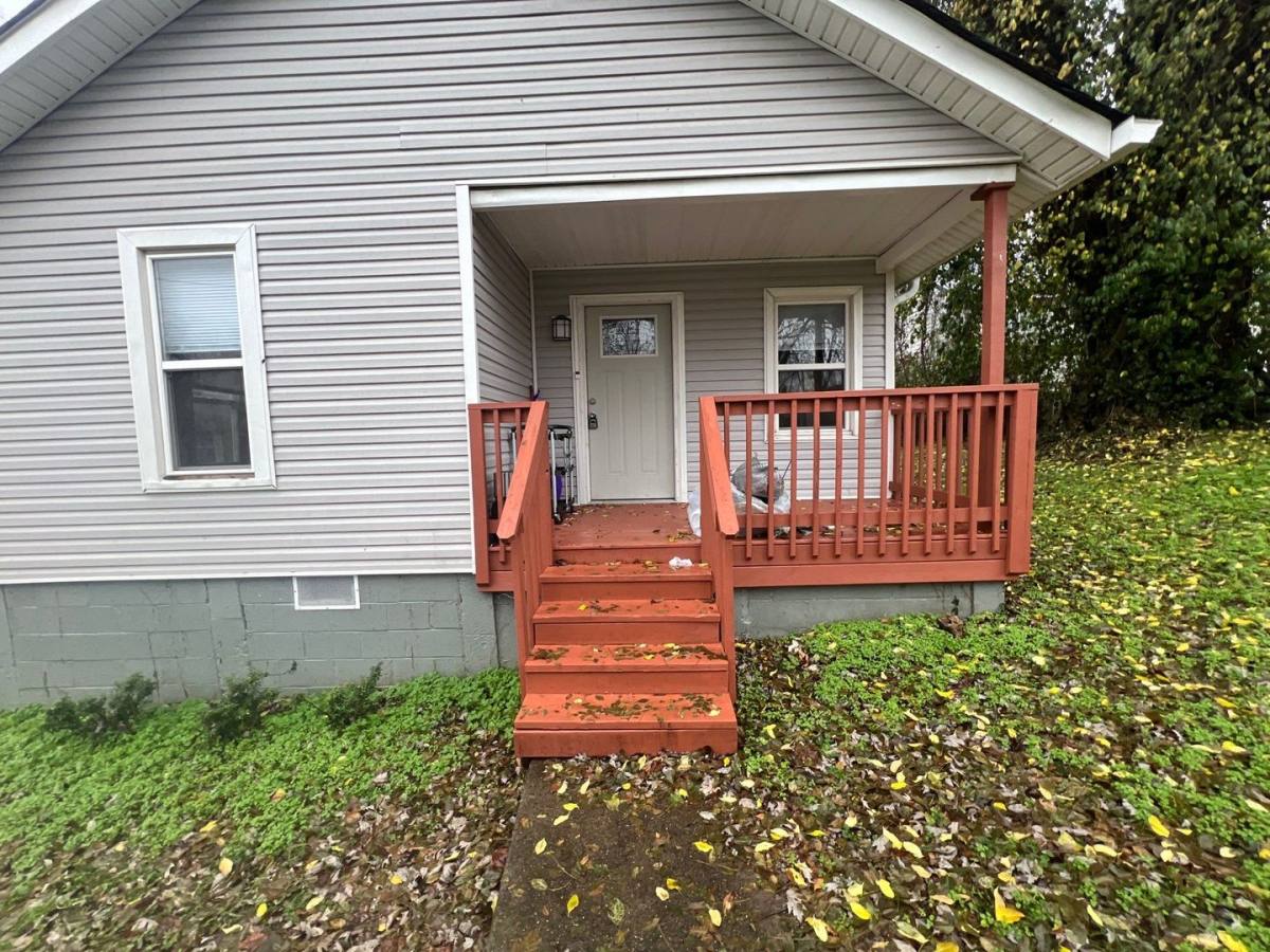 House for rent at 1206 Dodd St, Clarksville, TN 37040