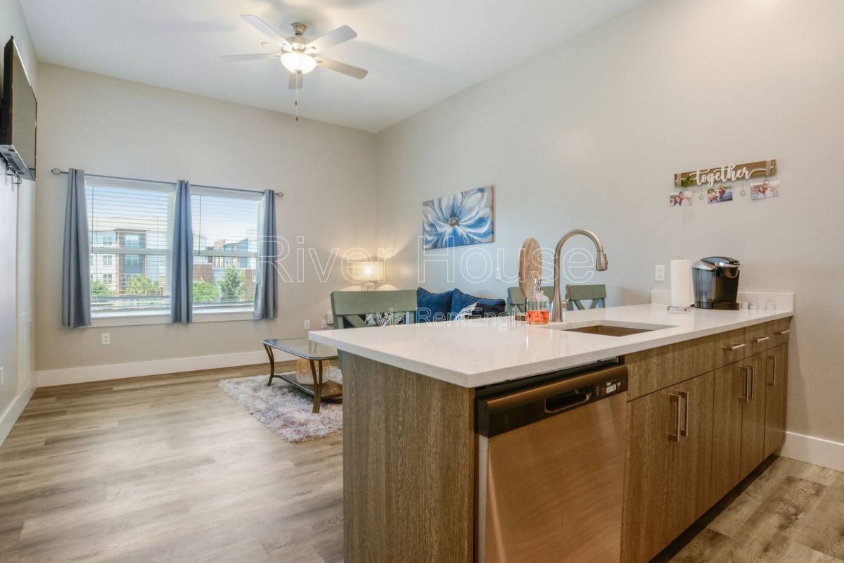 Apartment for rent at 102 River House Place, Baton Rouge, LA 70802