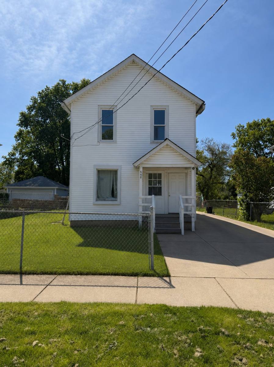 Apartment for rent at 540 Iowa Ave #2, Aurora, IL 60506