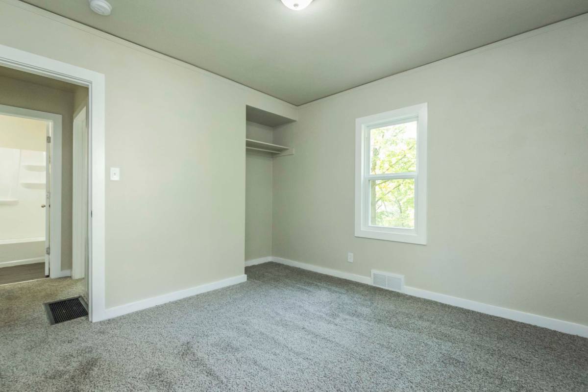 House for rent at 2900 Oxford St, Des Moines, IA 50313