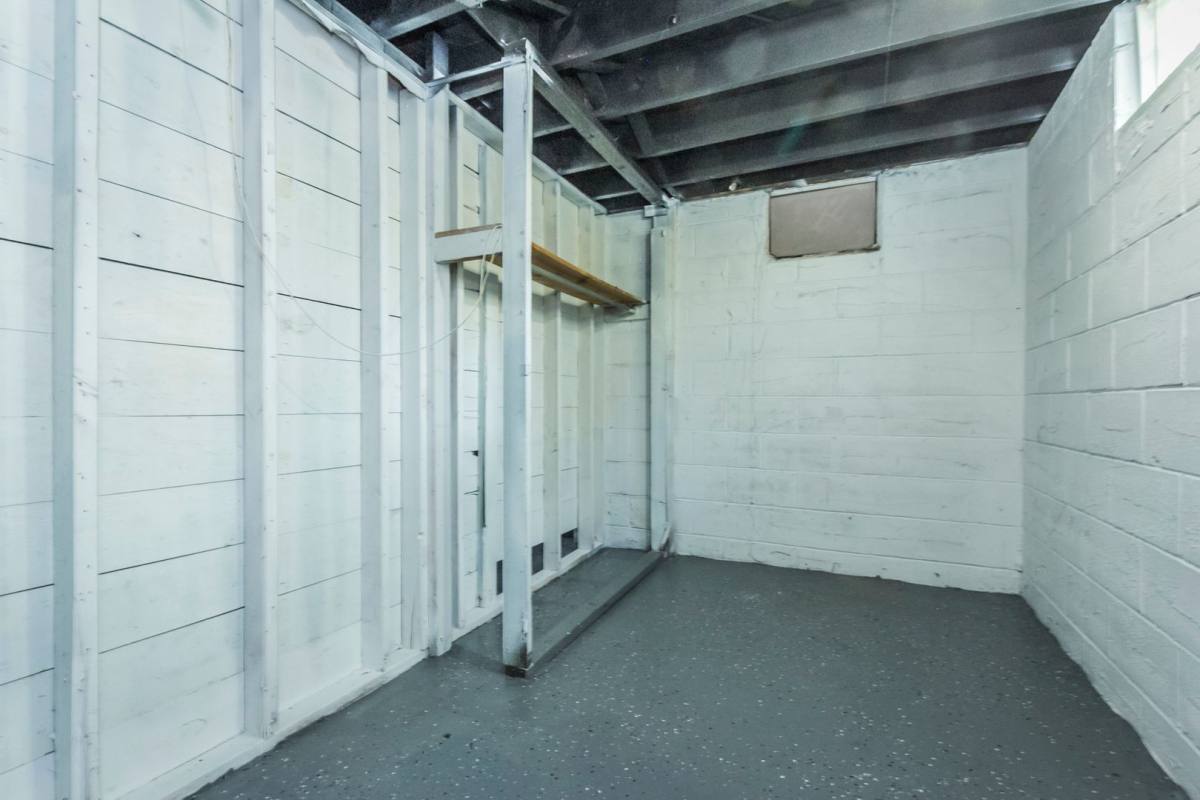House for rent at 2900 Oxford St, Des Moines, IA 50313