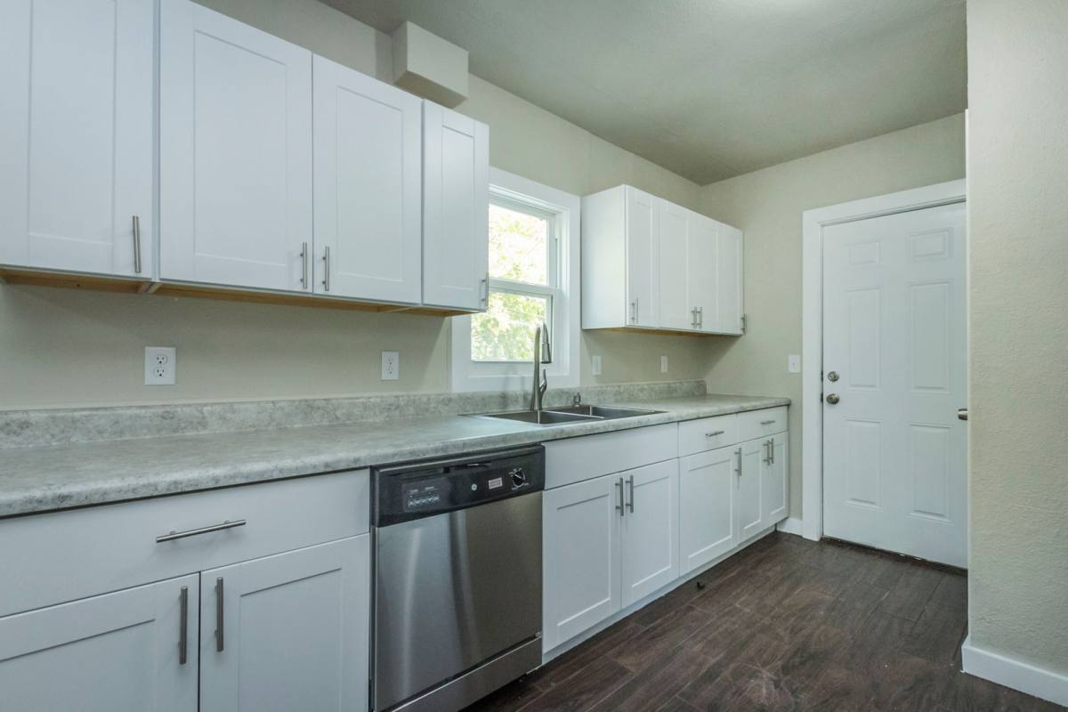 House for rent at 2900 Oxford St, Des Moines, IA 50313