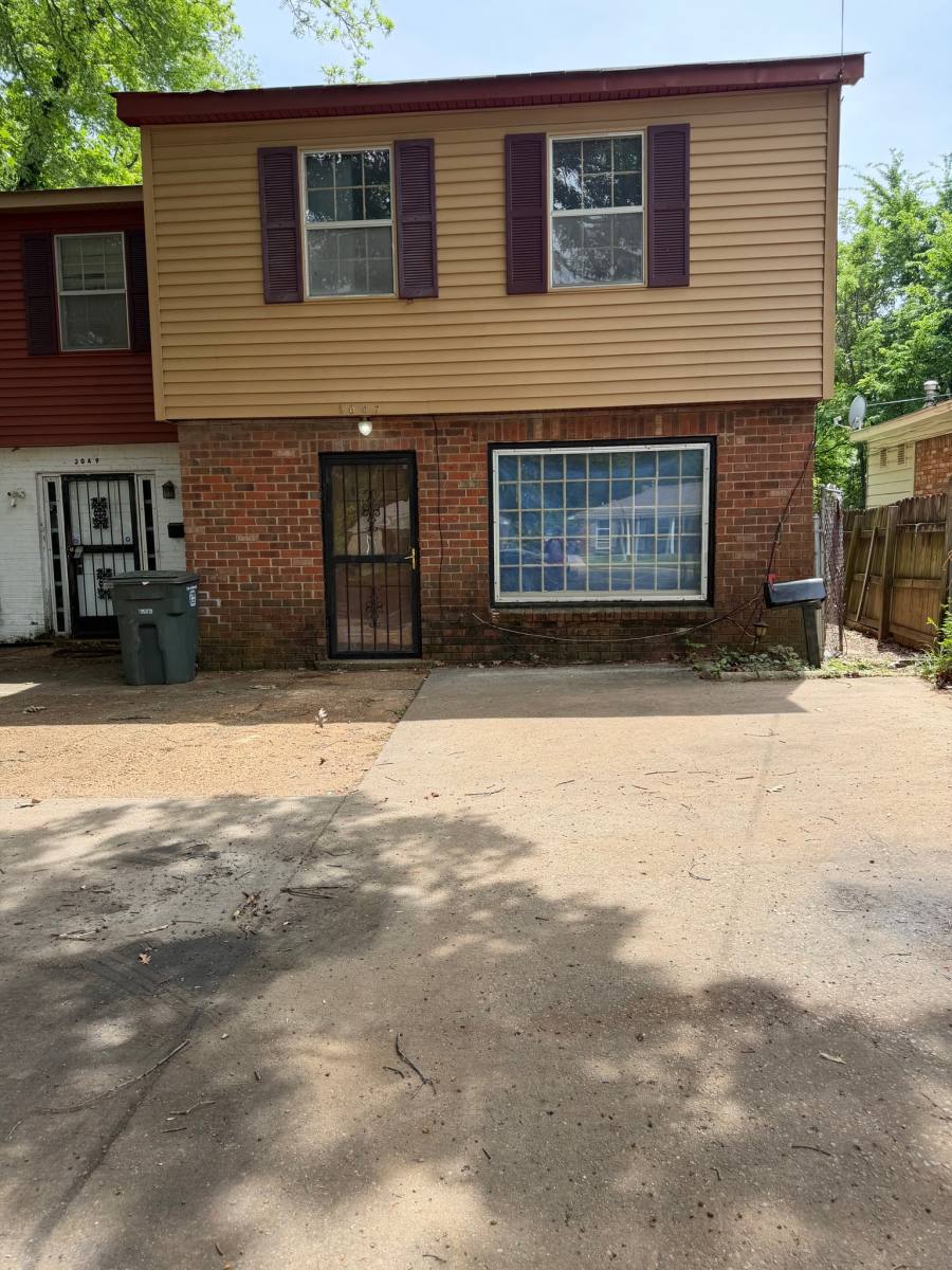 Townhouse for rent at 3047 Carnes Ave, Memphis, TN 38111