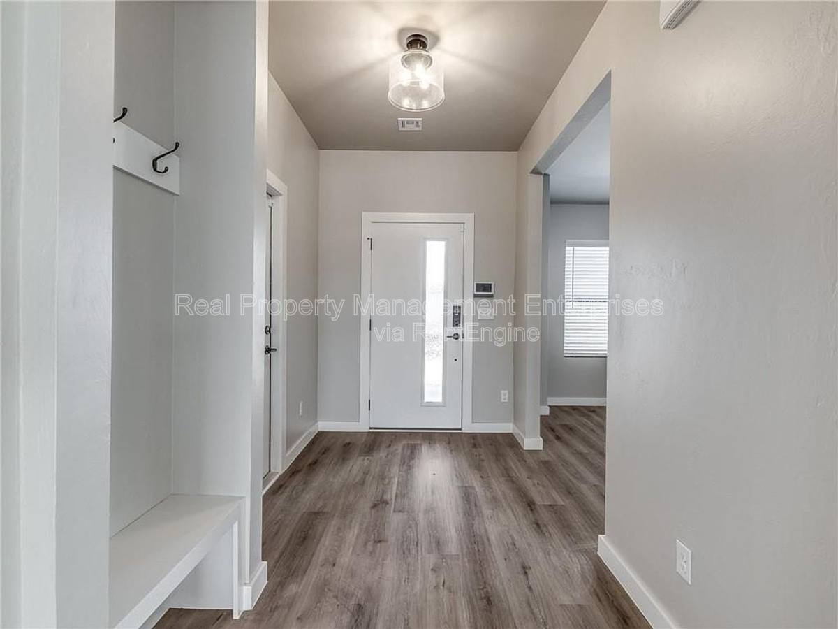 House for rent at 8104 NW 151st Circle, Edmond, OK 73013