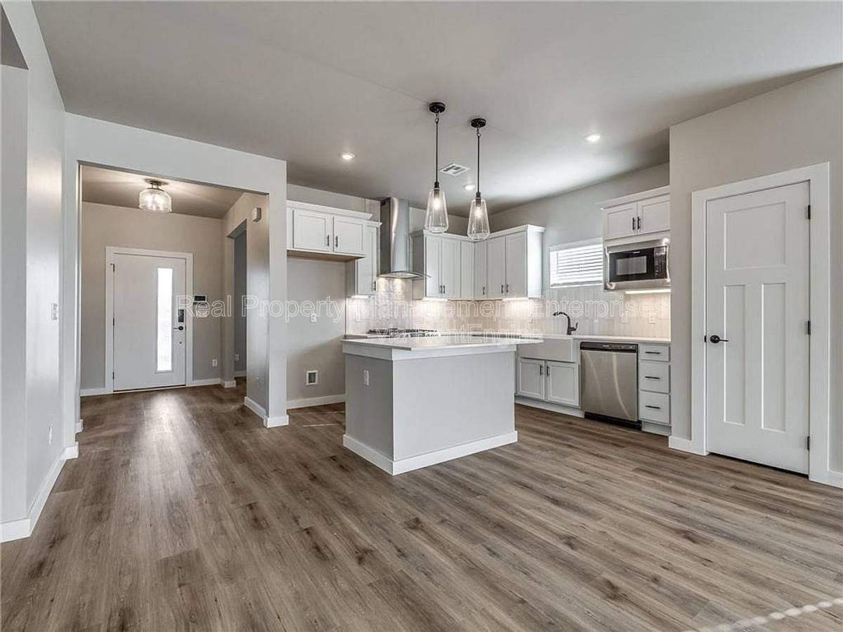 House for rent at 8104 NW 151st Circle, Edmond, OK 73013
