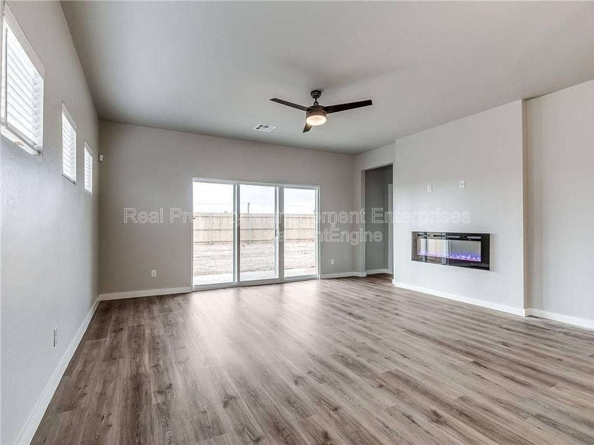 House for rent at 8104 NW 151st Circle, Edmond, OK 73013
