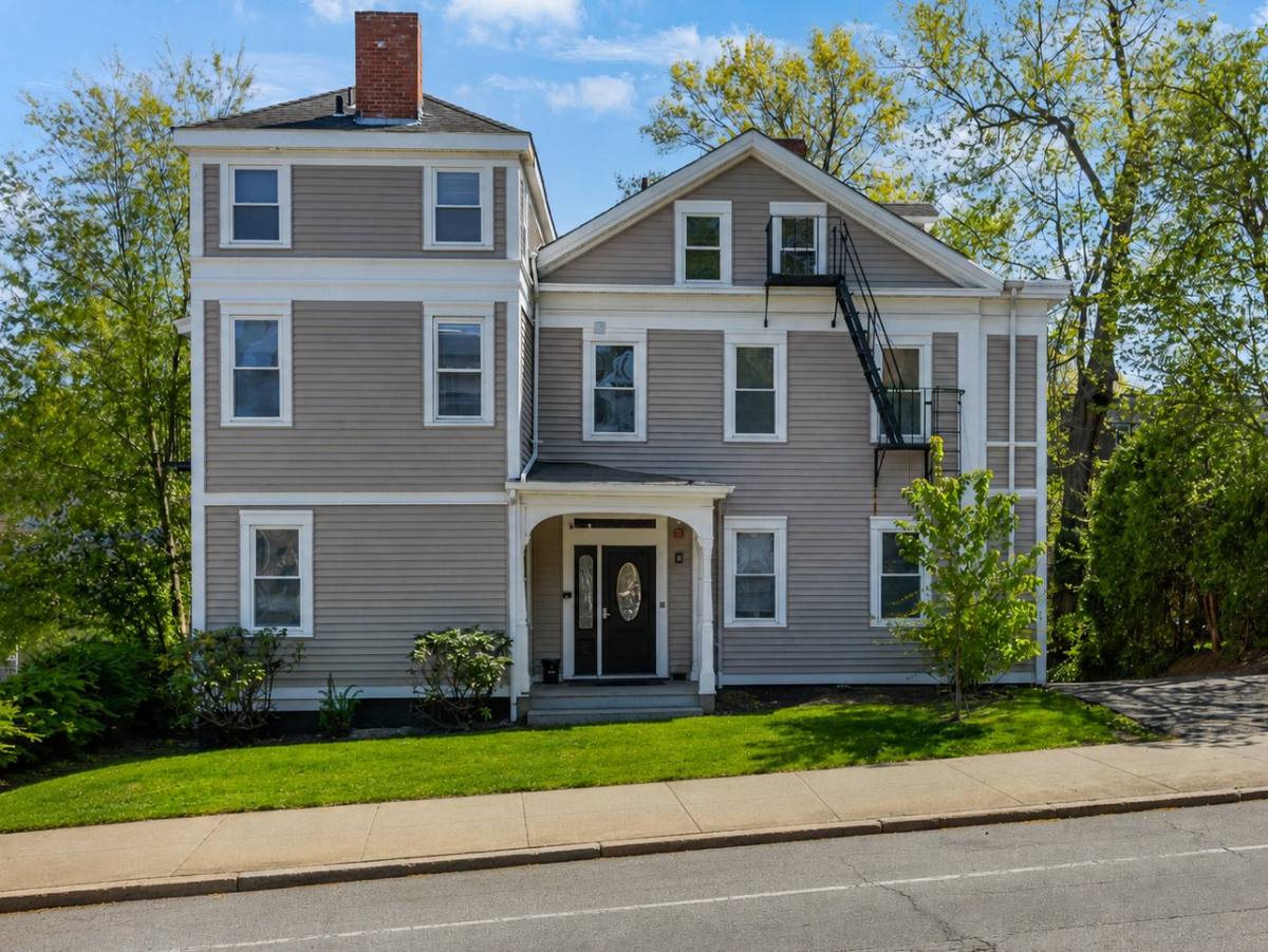 Apartment for rent at 169 Waterman St #4, Providence, RI 02906
