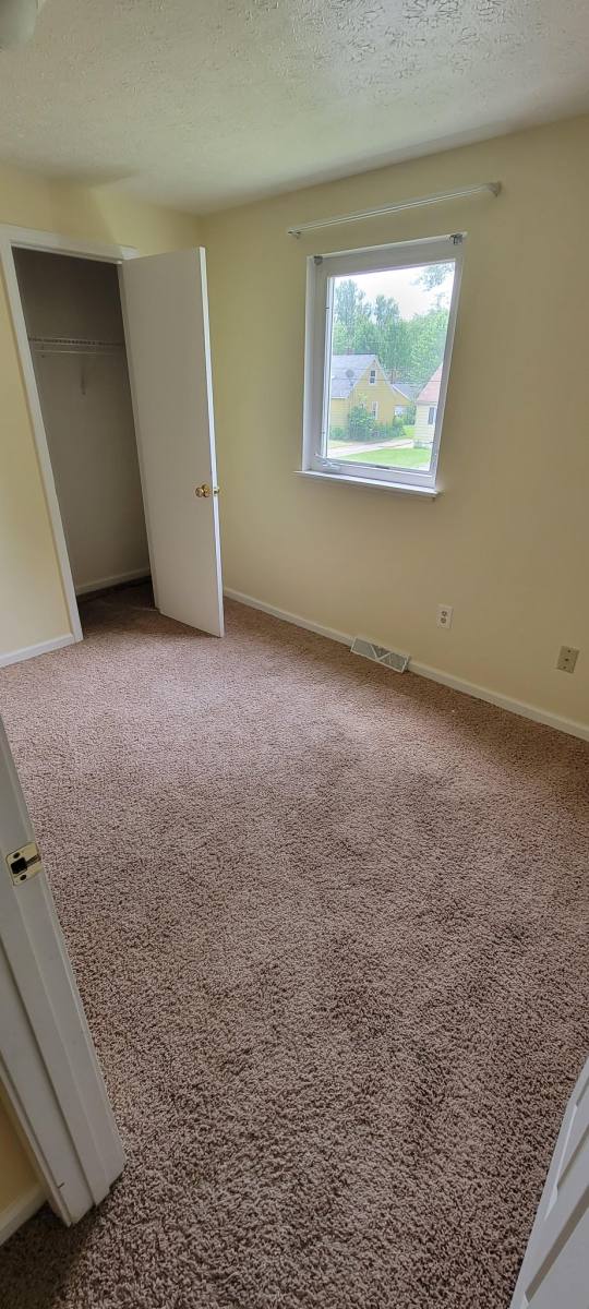 Apartment for rent at 2900 Creehore #1, Lorain, OH 44052