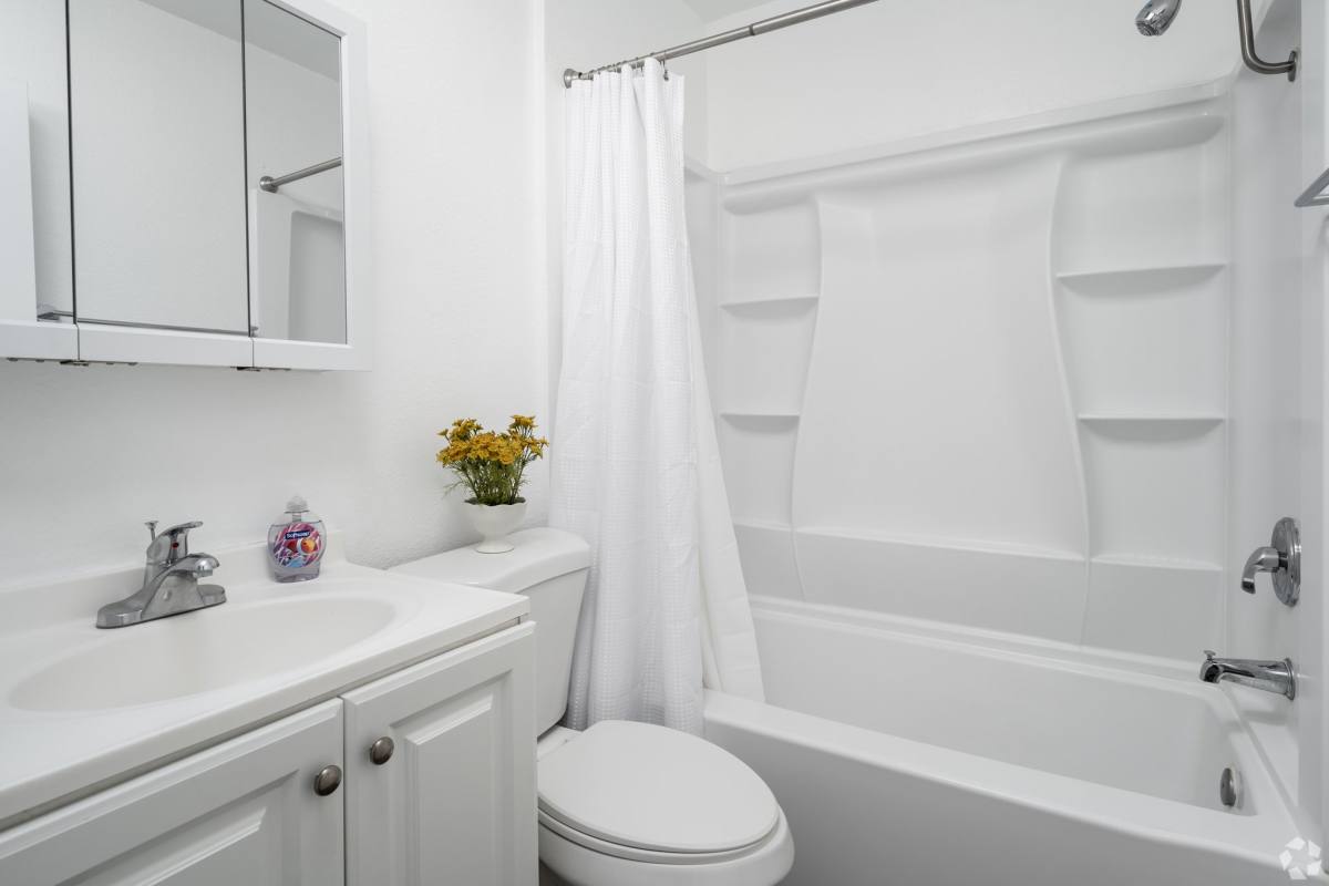 Apartment for rent at 4733 S Slauson Ave #8, Culver City, CA 90230