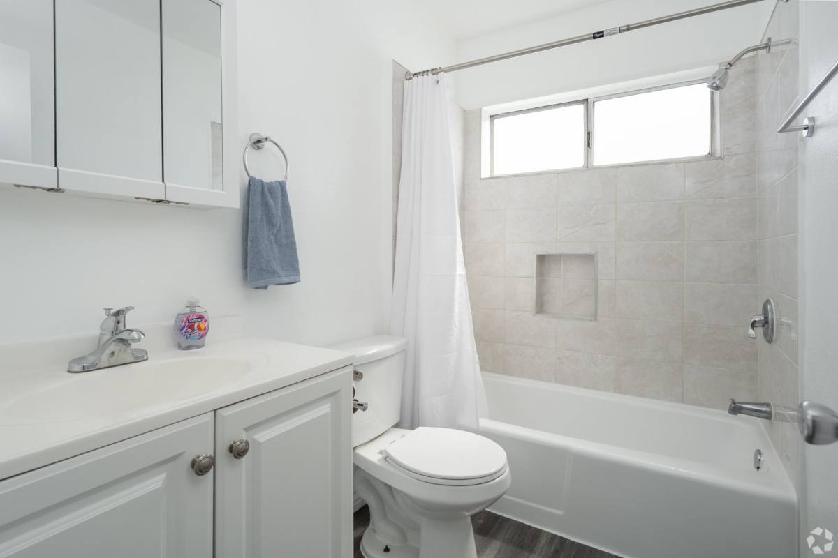 Apartment for rent at 4737 S Slauson Ave #9, Culver City, CA 90230