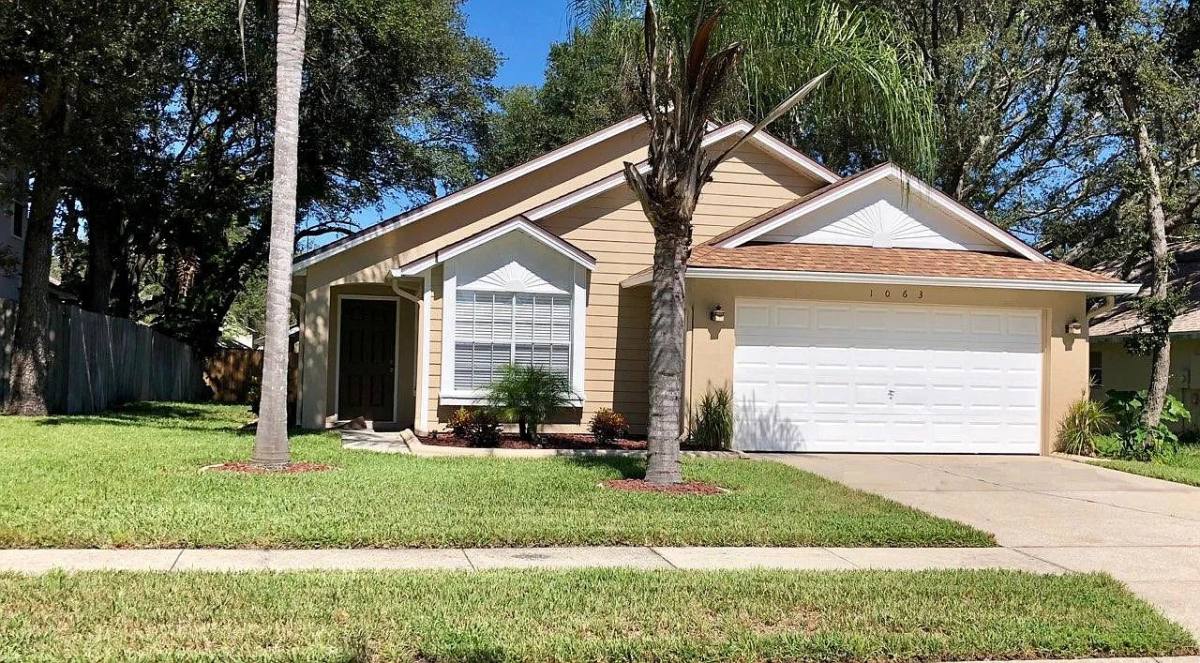 House for rent at 1063 Royal Oaks Dr, Apopka, FL 32703