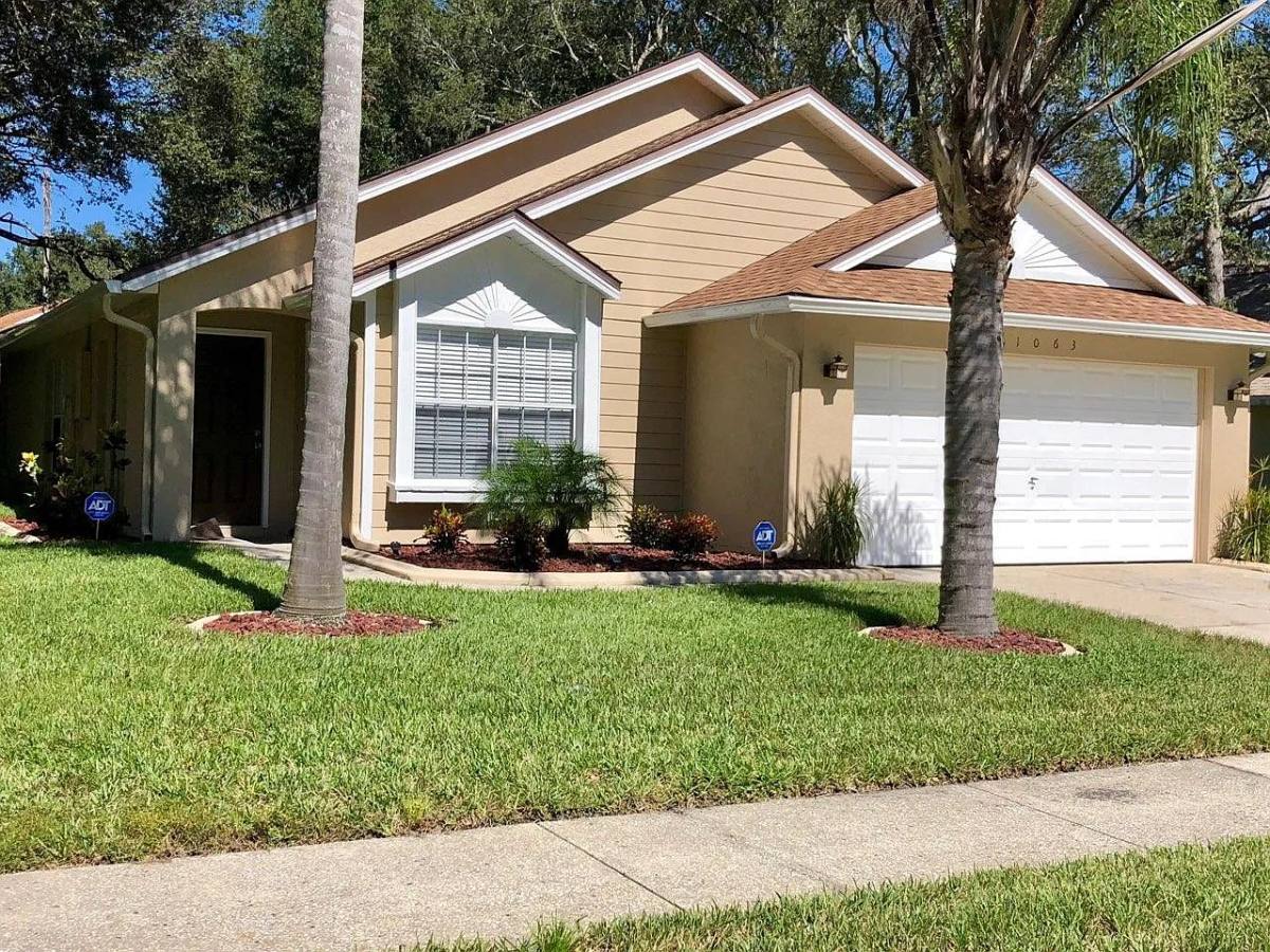 House for rent at 1063 Royal Oaks Dr, Apopka, FL 32703