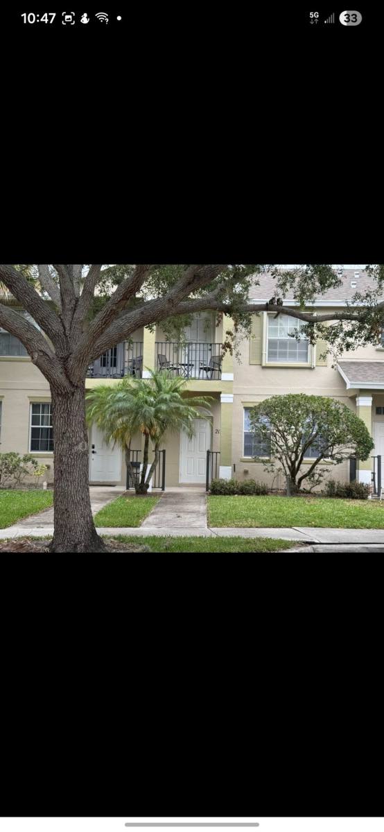Townhouse for rent at 2131 SE Destin Dr, Port Saint Lucie, FL 34952