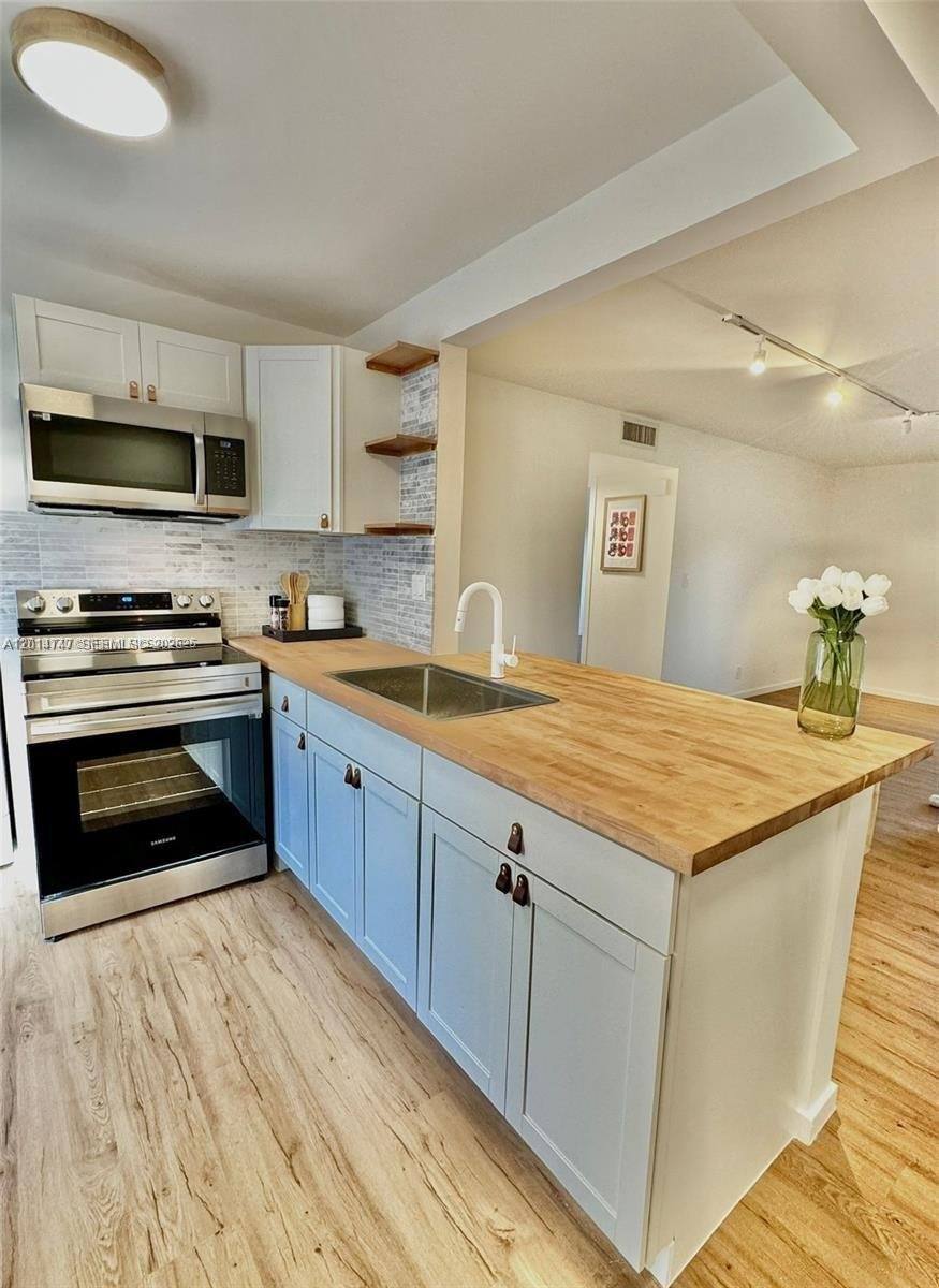 Apartment for rent at 715 Gardens Dr #103, Pompano Beach, FL 33069