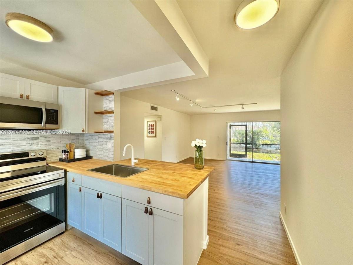 Apartment for rent at 715 Gardens Dr #103, Pompano Beach, FL 33069