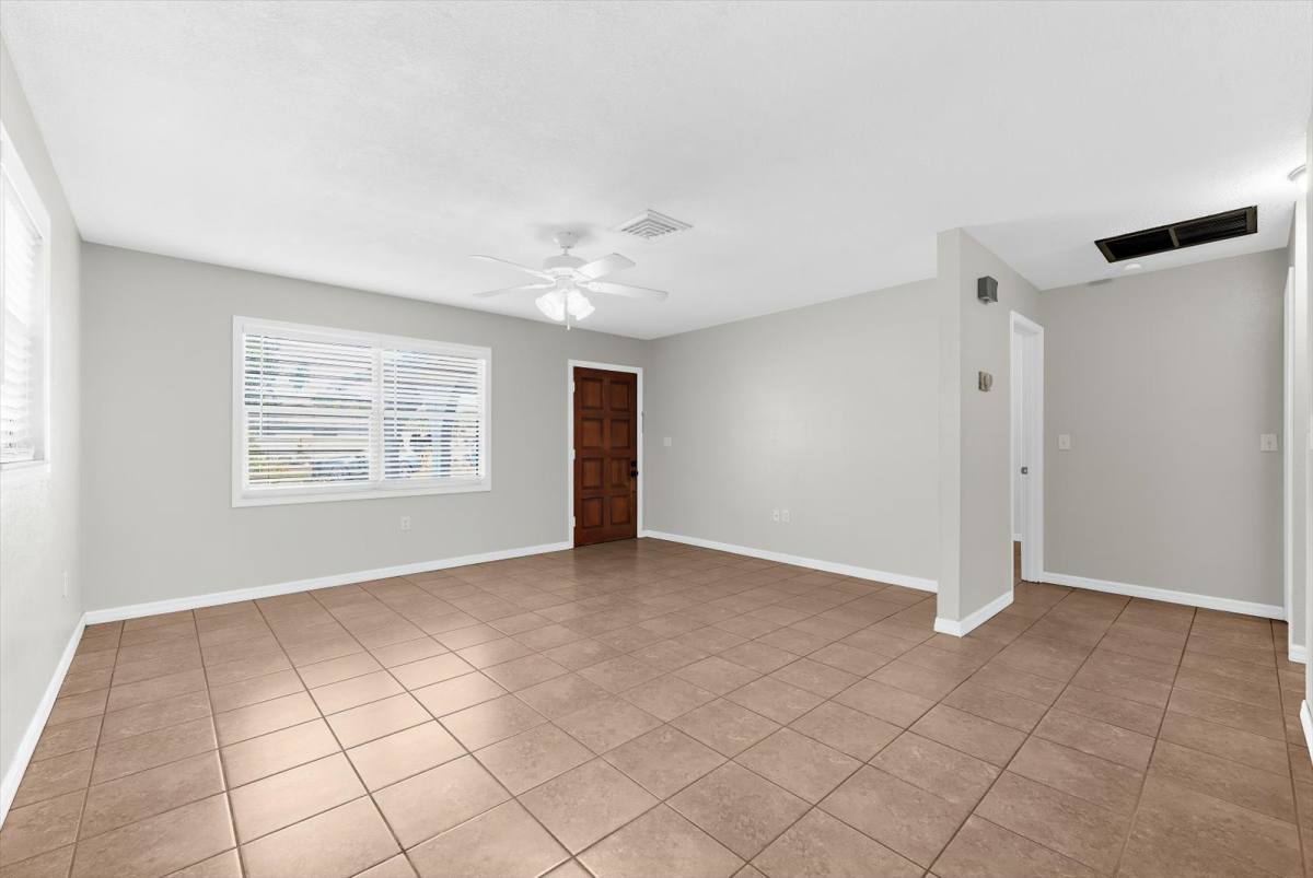 House for rent at 906 66th Ave W #906, Bradenton, FL 34207