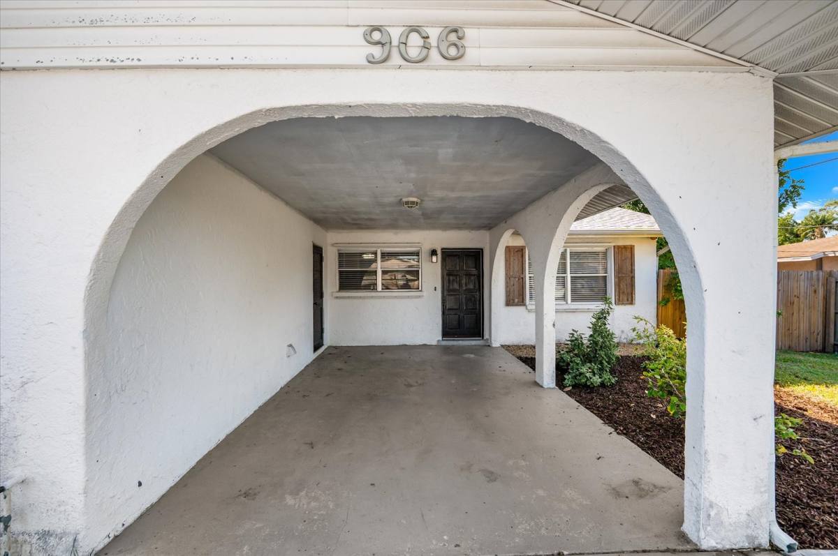 House for rent at 906 66th Ave W #906, Bradenton, FL 34207