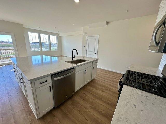 Townhouse for rent at 5951 Hawkweed Dr, Naperville, IL 60564