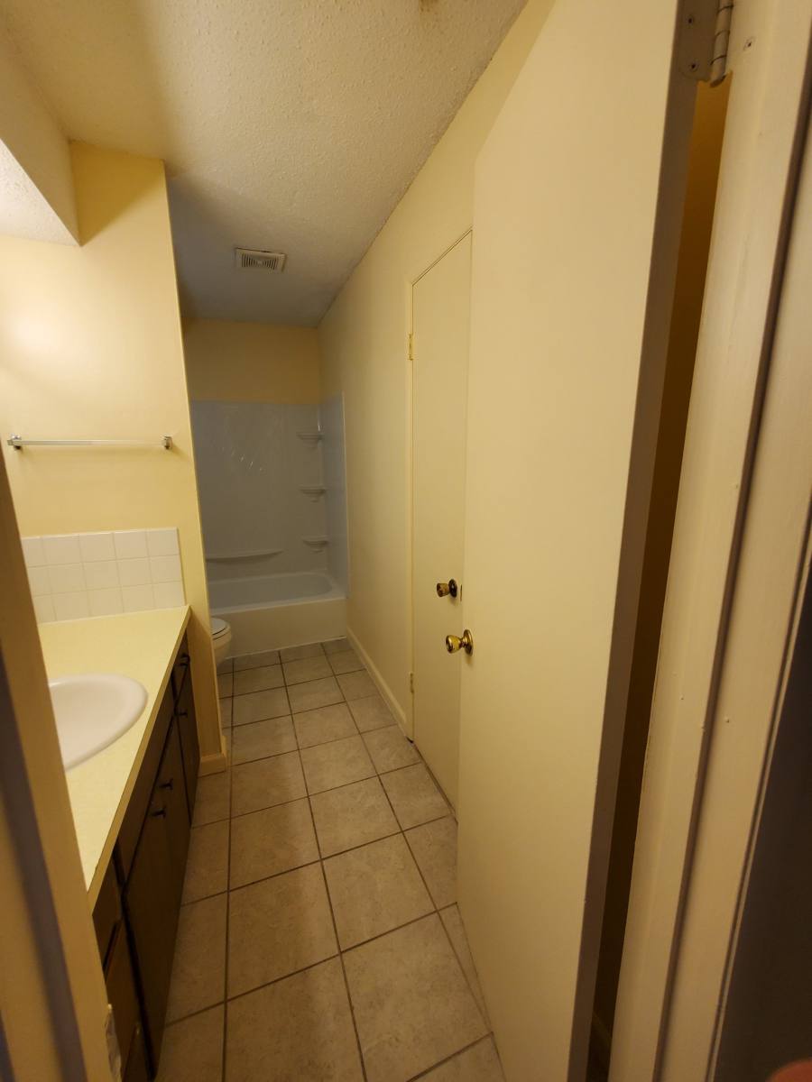 Apartment for rent at 1234 McDaniel St #4, Springfield, MO 65802
