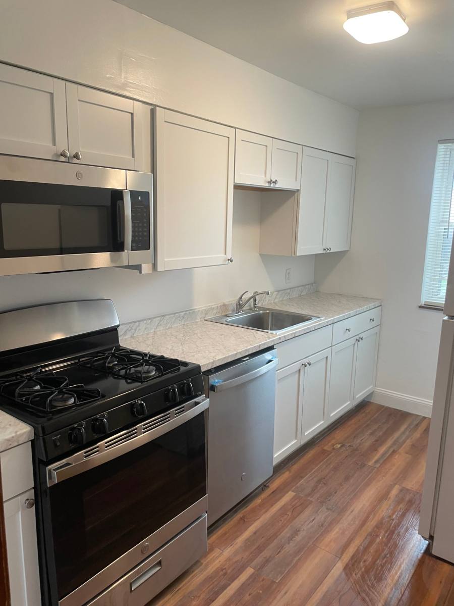 Apartment for rent at 2005 Washington Ave #1, Huntington, WV 25704