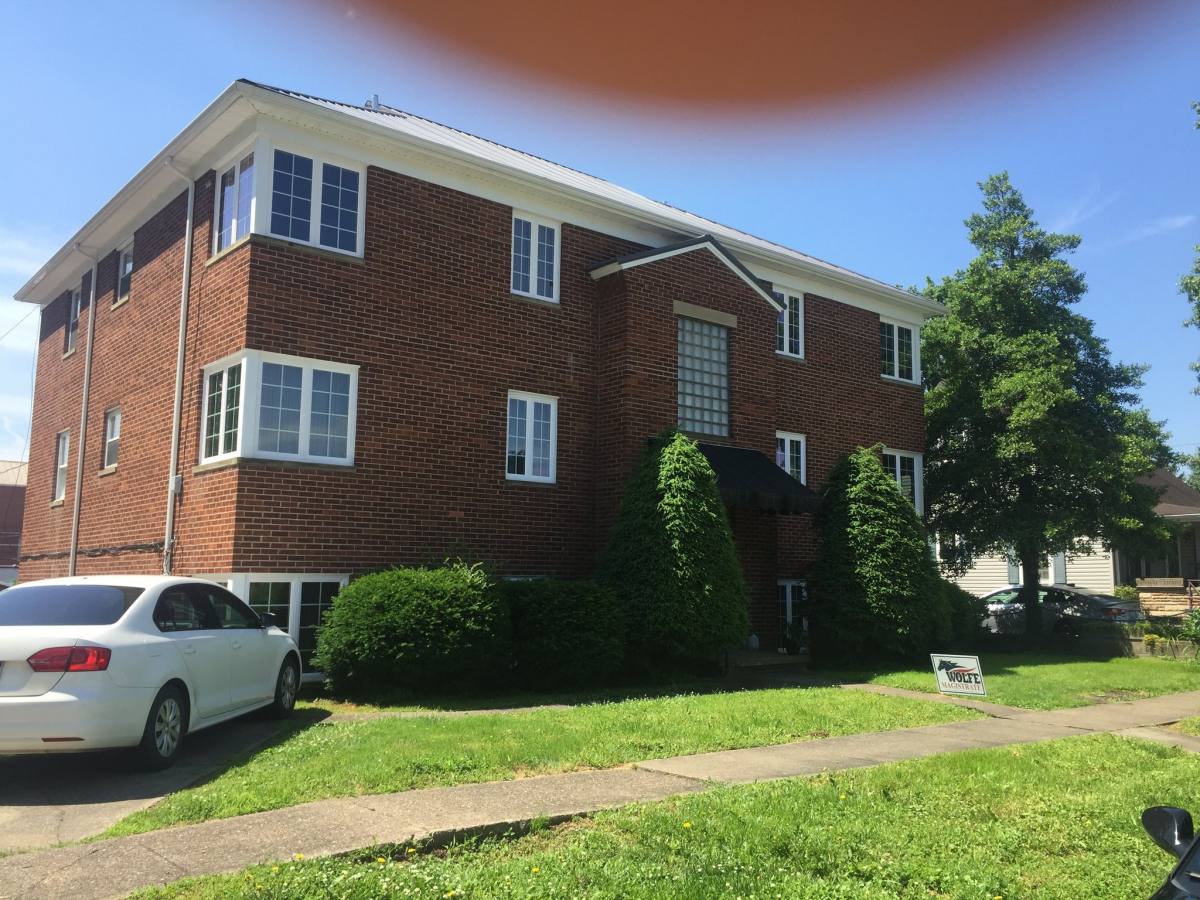 Apartment for rent at 2005 Washington Ave #1, Huntington, WV 25704