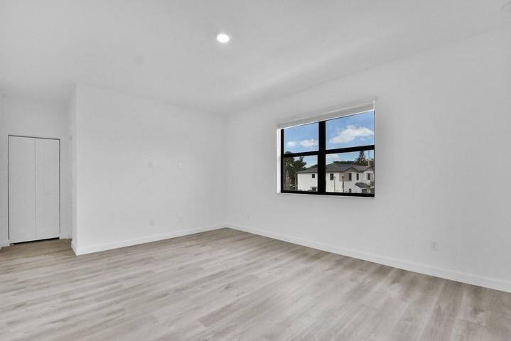 Townhouse for rent at 4074 Highland Oaks Dr, Pompano Beach, FL 33069