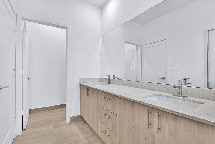 Townhouse for rent at 4074 Highland Oaks Dr, Pompano Beach, FL 33069