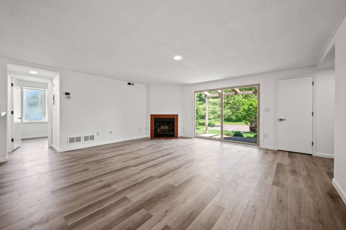 Apartment for rent at 20 Little Oak Lane, Rocky Hill, CT 06067