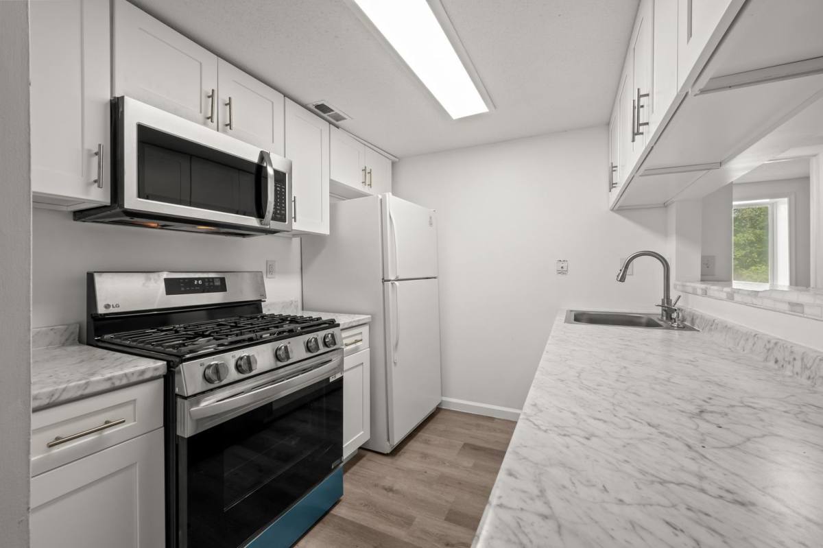 Apartment for rent at 20 Little Oak Lane, Rocky Hill, CT 06067