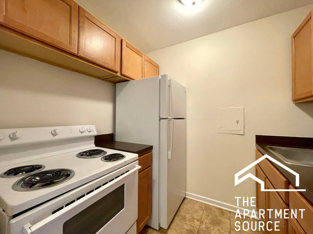 Apartment for rent at 6002 N Kenmore #201, Chicago, IL 60660