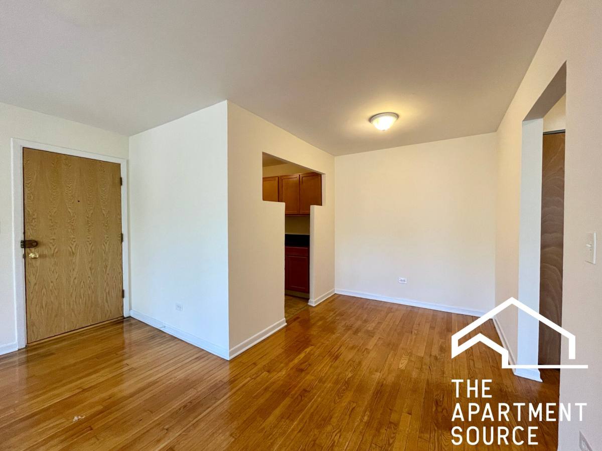 Apartment for rent at 6002 N Kenmore #201, Chicago, IL 60660