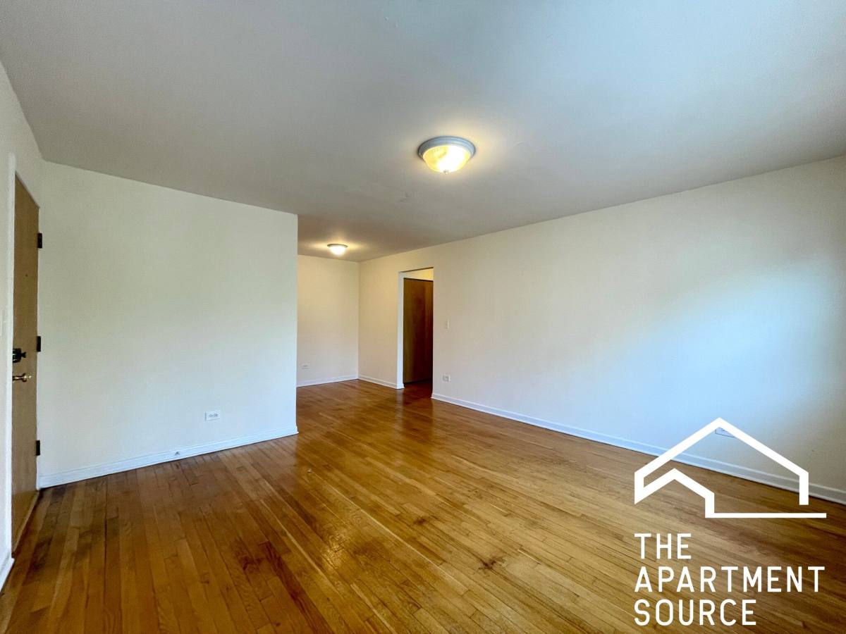 Apartment for rent at 6002 N Kenmore #201, Chicago, IL 60660