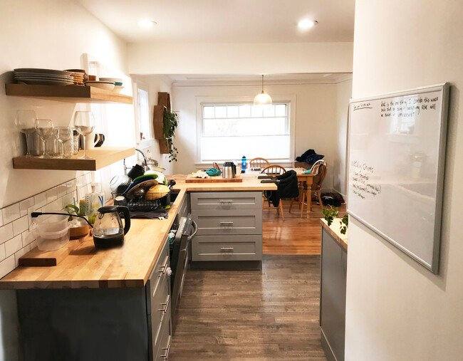 House for rent at 6110 SE Gladstone St, Portland, OR 97206