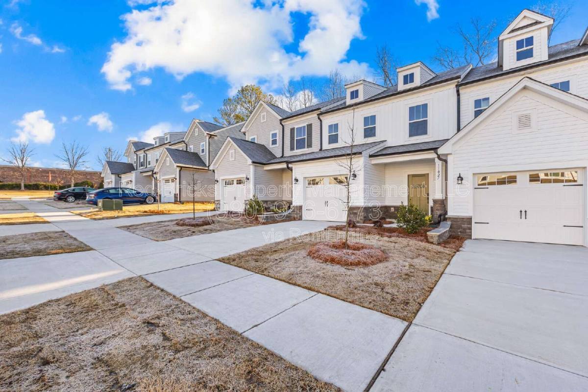 Townhouse for rent at 11027 Pagebrook Lane, Charlotte, NC 28214