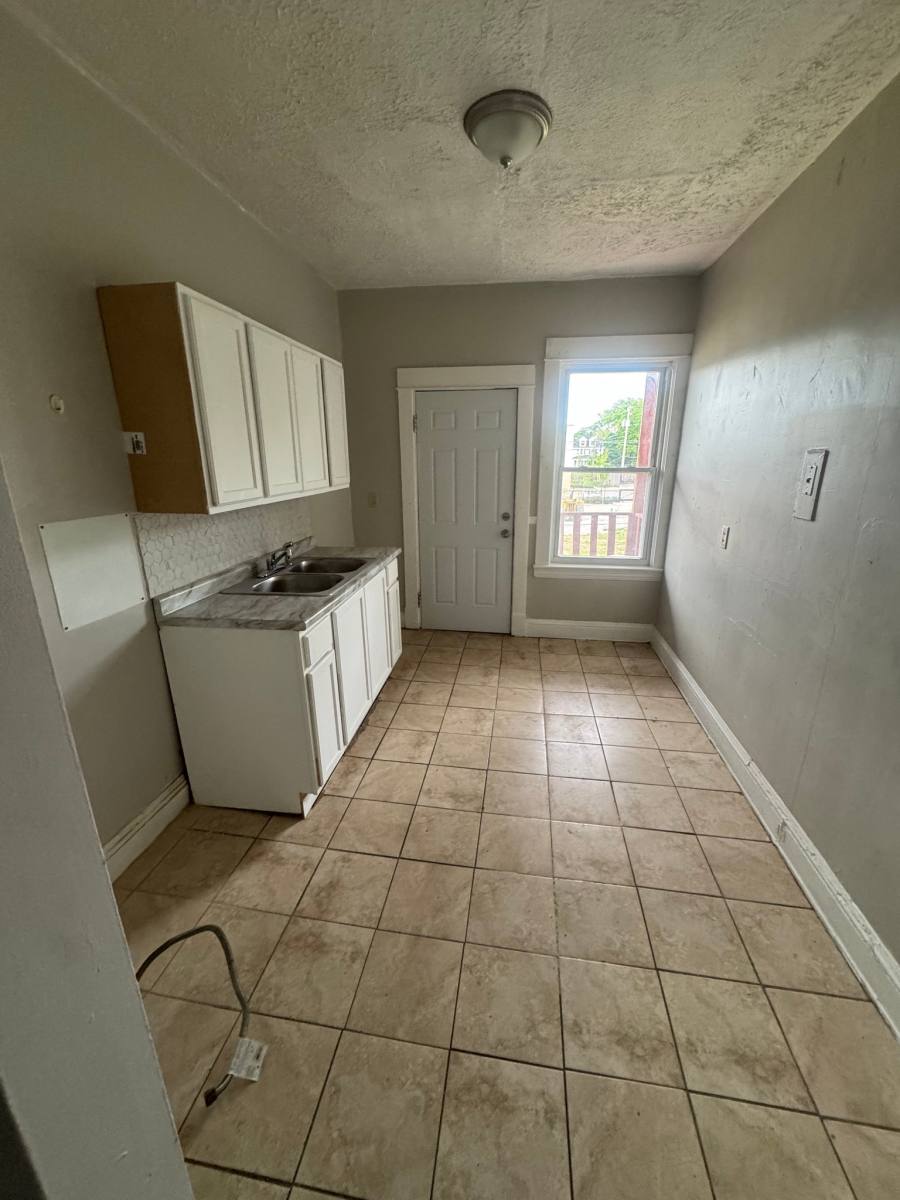 Apartment for rent at 1811 Lakeview Rd #1 2 3, Cleveland, OH 44112