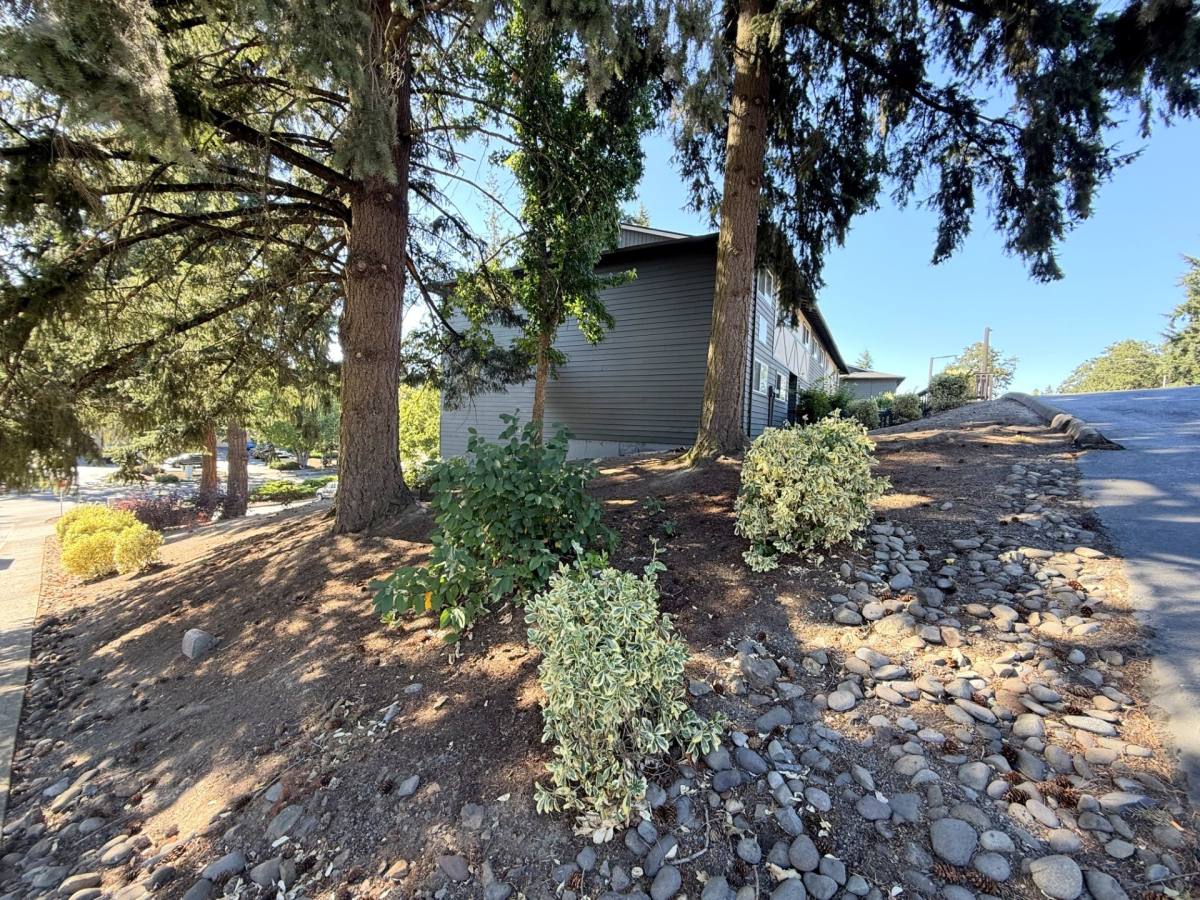 Apartment for rent at 17400 Webster Rd #27, Gladstone, OR 97027