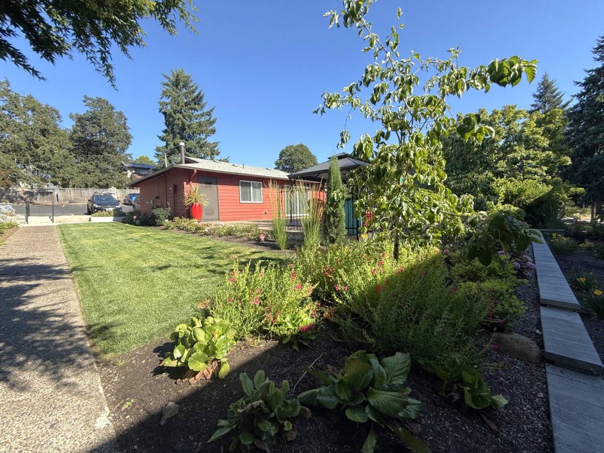 Apartment for rent at 17400 Webster Rd #27, Gladstone, OR 97027