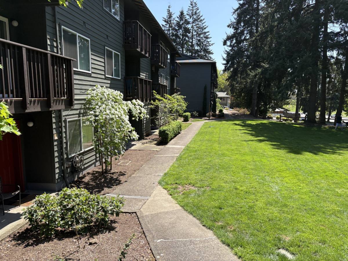 Apartment for rent at 17400 Webster Rd #27, Gladstone, OR 97027