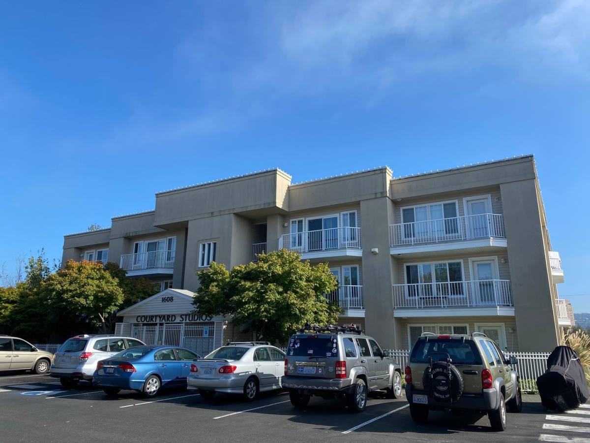 Apartment for rent at 1608 E St, Bellingham, WA 98225