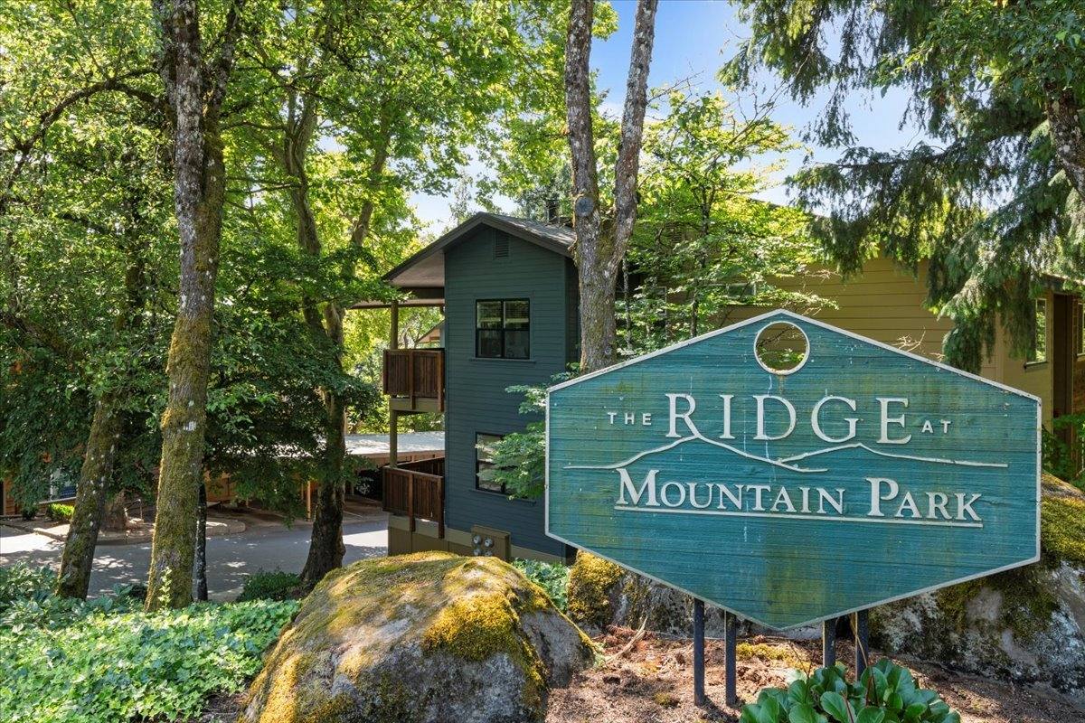 Apartment for rent at 12375 Mount Jefferson Terrace #1B, Lake Oswego, OR 97035