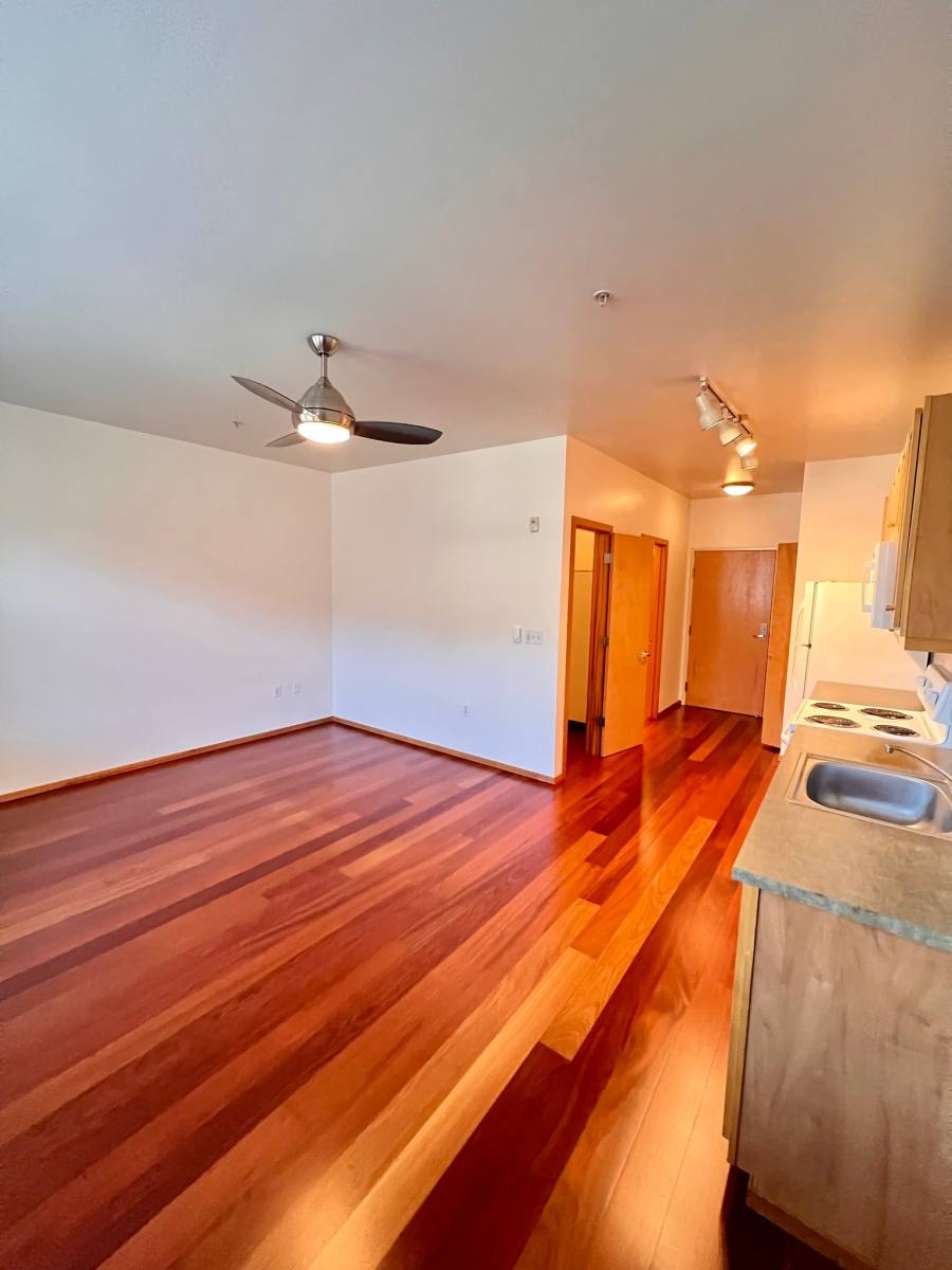 Apartment for rent at 3535 S Corbett Ave #303, Portland, OR 97239
