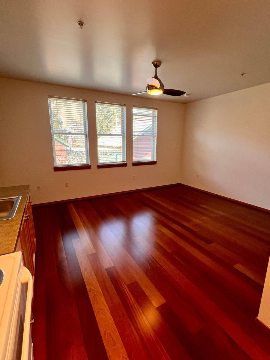 Apartment for rent at 3535 S Corbett Ave #303, Portland, OR 97239