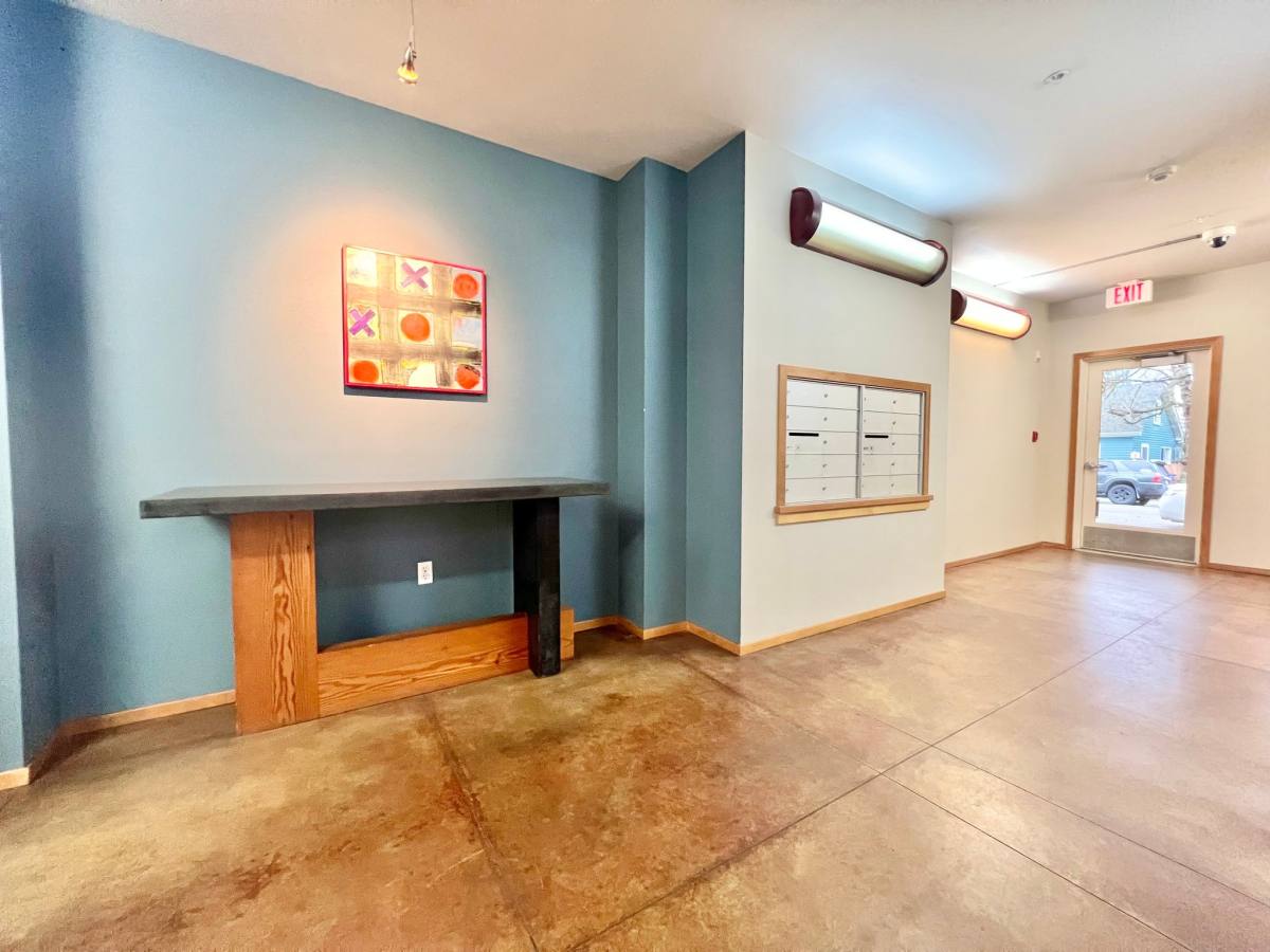 Apartment for rent at 3535 S Corbett Ave #303, Portland, OR 97239