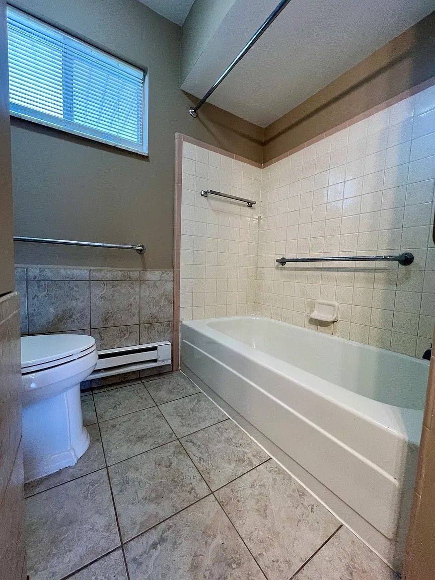 Apartment for rent at 15515 E Ten Mile #1, Eastpointe, MI 48021