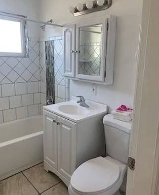 Townhouse for rent at 4634 E Montecito St, Tucson, AZ 85711