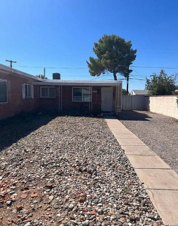 Townhouse for rent at 4634 E Montecito St, Tucson, AZ 85711